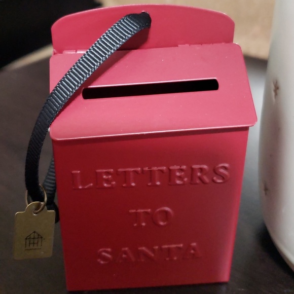 Hearth and Hand mug with free ornament - Picture 4 of 5